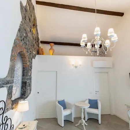 Casa Contrada Bella